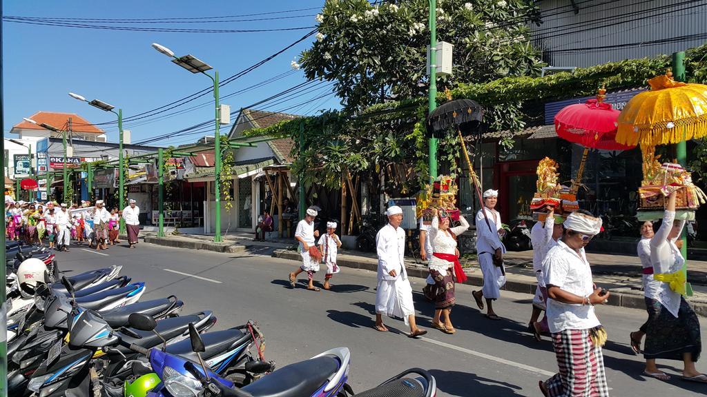 Bemo Corner Guest House Kuta Lombok Buitenkant foto
