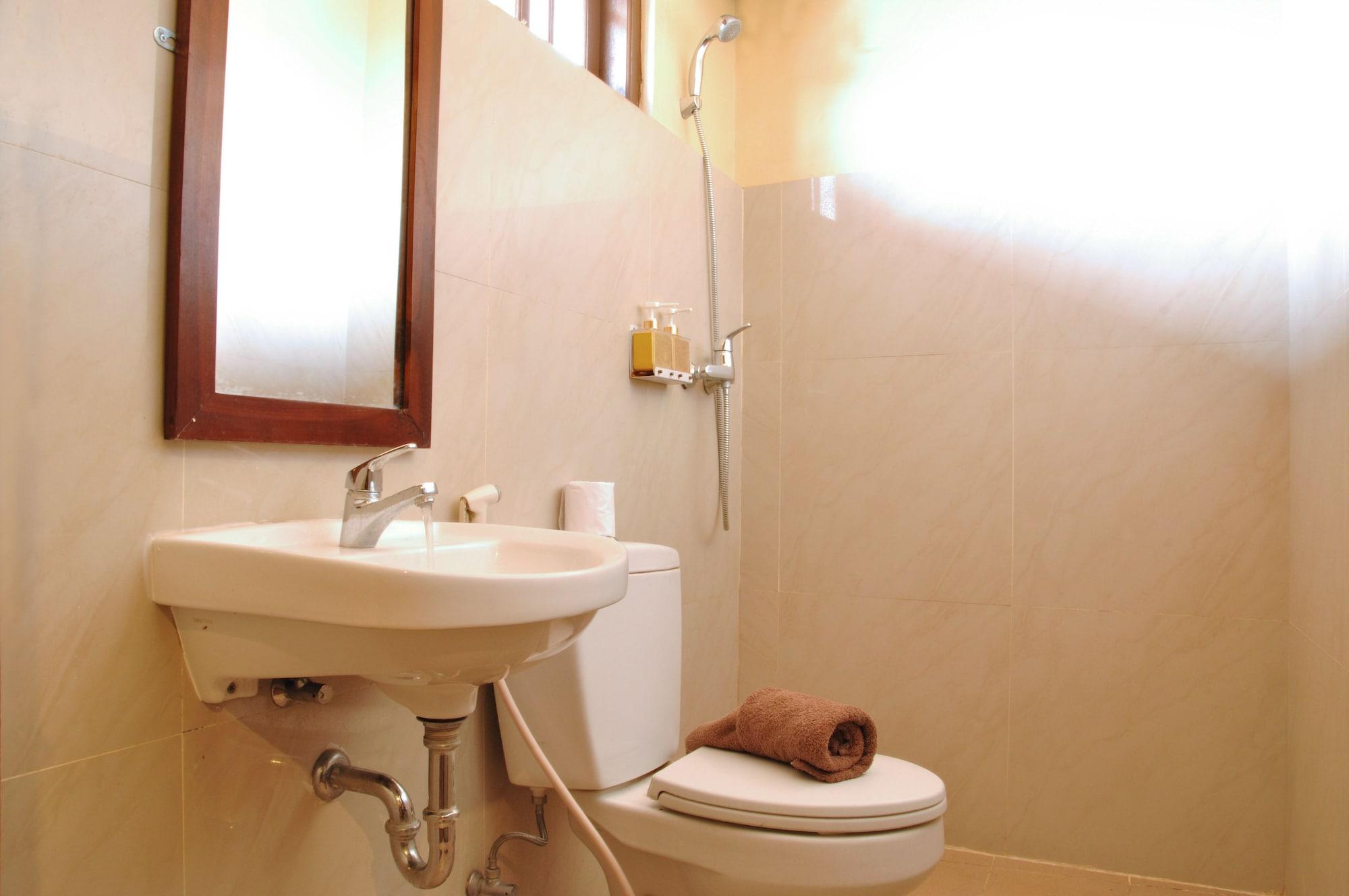 Bemo Corner Guest House Kuta Lombok Buitenkant foto