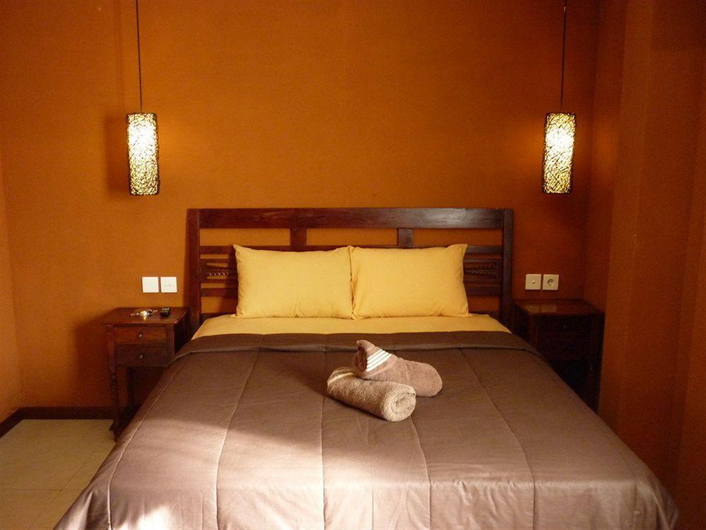 Bemo Corner Guest House Kuta Lombok Buitenkant foto