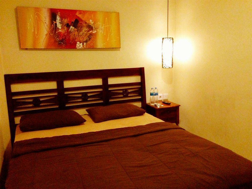 Bemo Corner Guest House Kuta Lombok Buitenkant foto