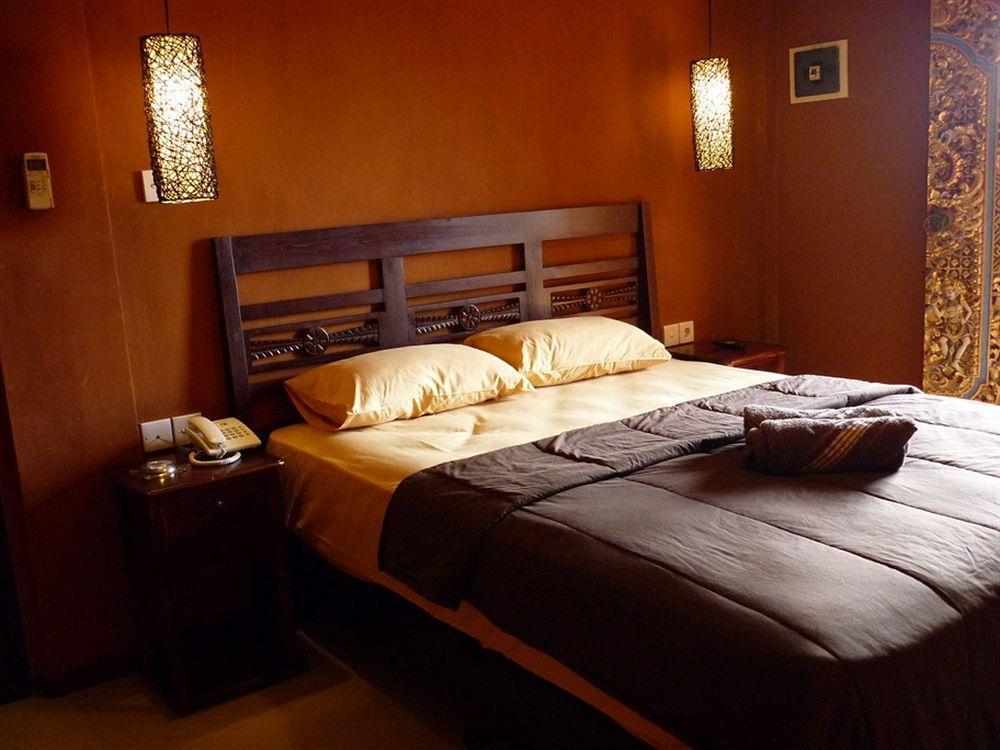 Bemo Corner Guest House Kuta Lombok Buitenkant foto